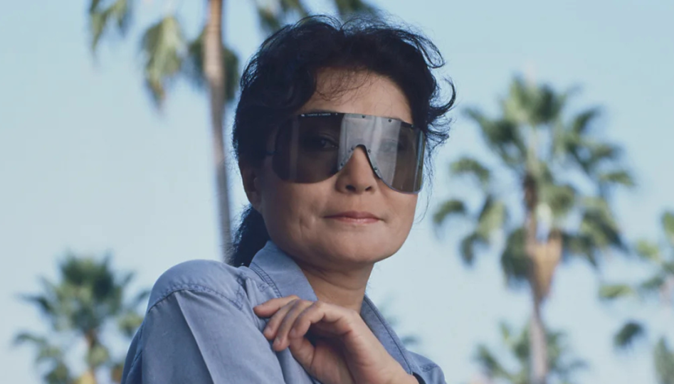 yoko-ono-su-legendiniu-p-8479-akiniu-modeliu_7367-bceef855ce384159391f48bc20df41d7.png